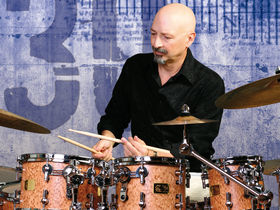 Journey drummer Steve Smith unveils Sonor kit